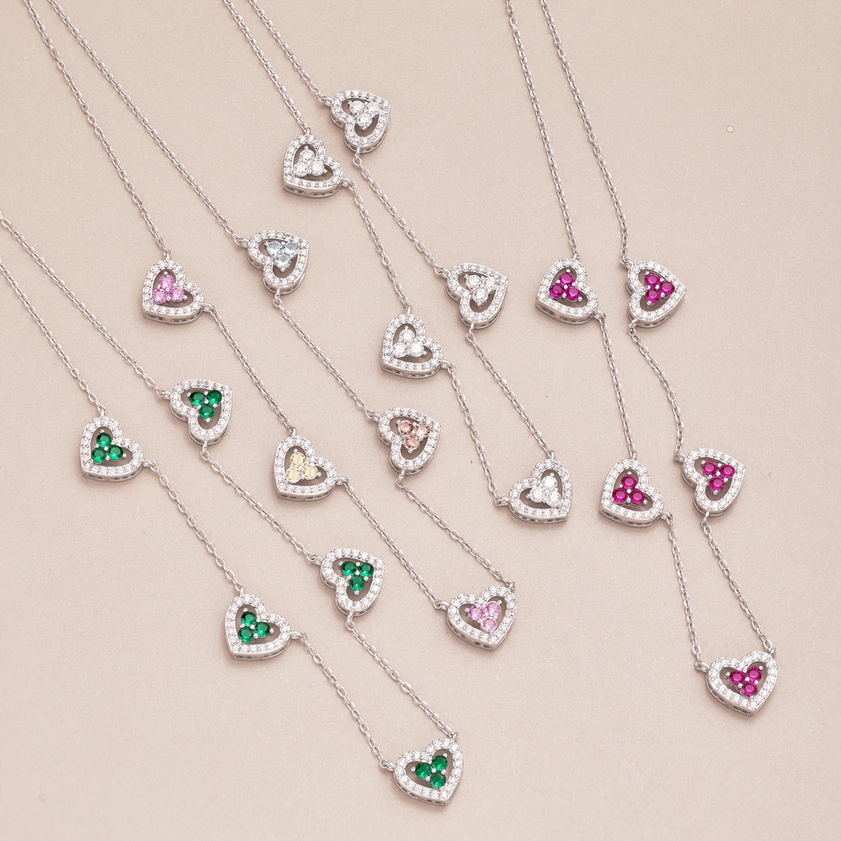 [Kismet Jewels ]Sparkling Five Heart Necklace