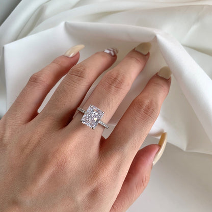 [Kismet Jewels ]4.0 Carat Luxurious Engagement Ring