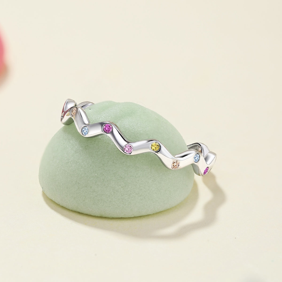 [Kismet Jewels ]Ornate Vibrant Round Cut Daily Ring