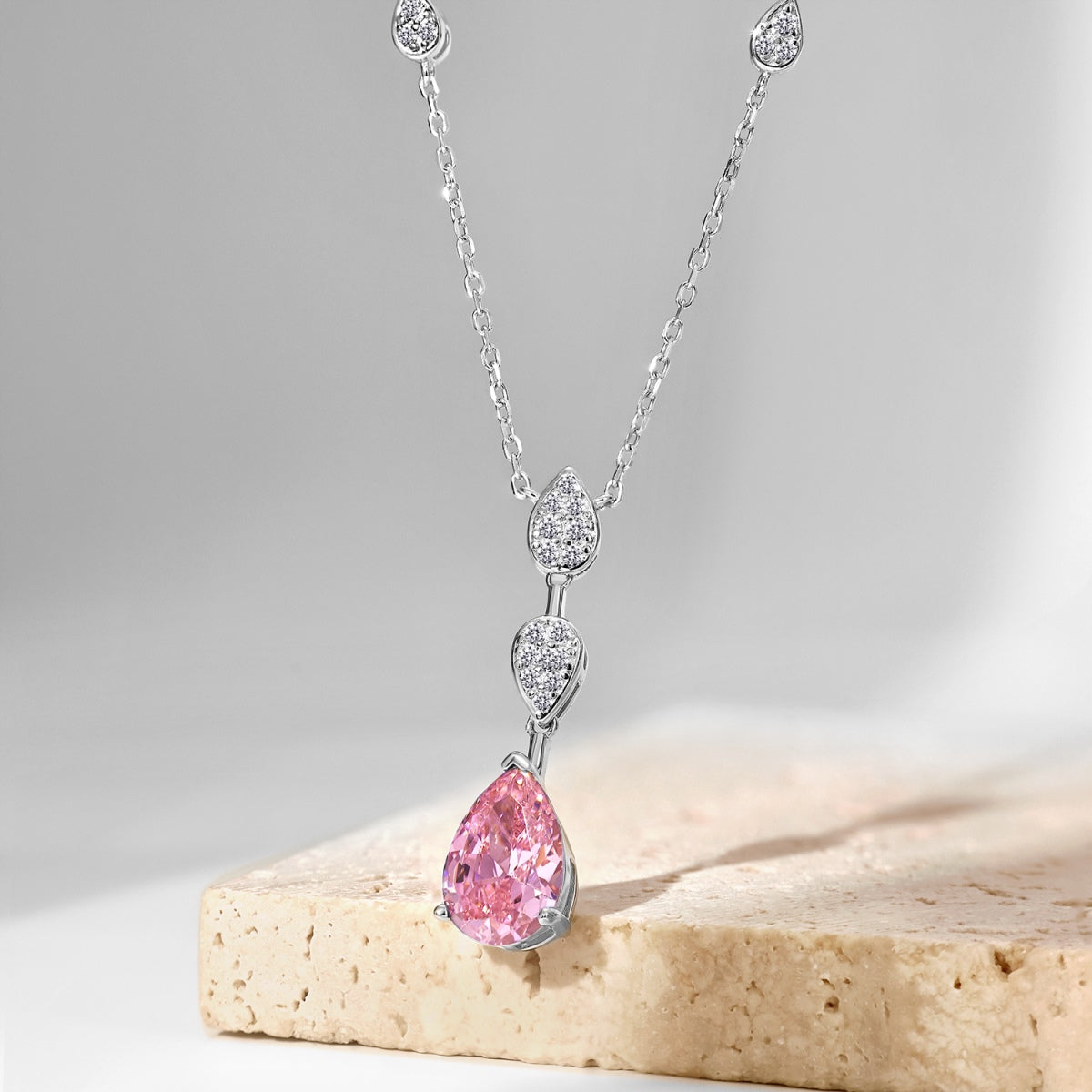[Kismet Jewels ]Dazzling Pear Cut Necklace