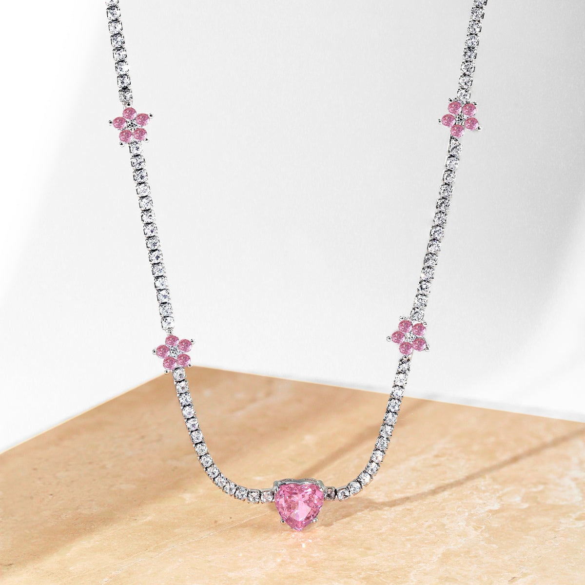 [Kismet Jewels ]Dazzling Pink Heart Flower Necklace