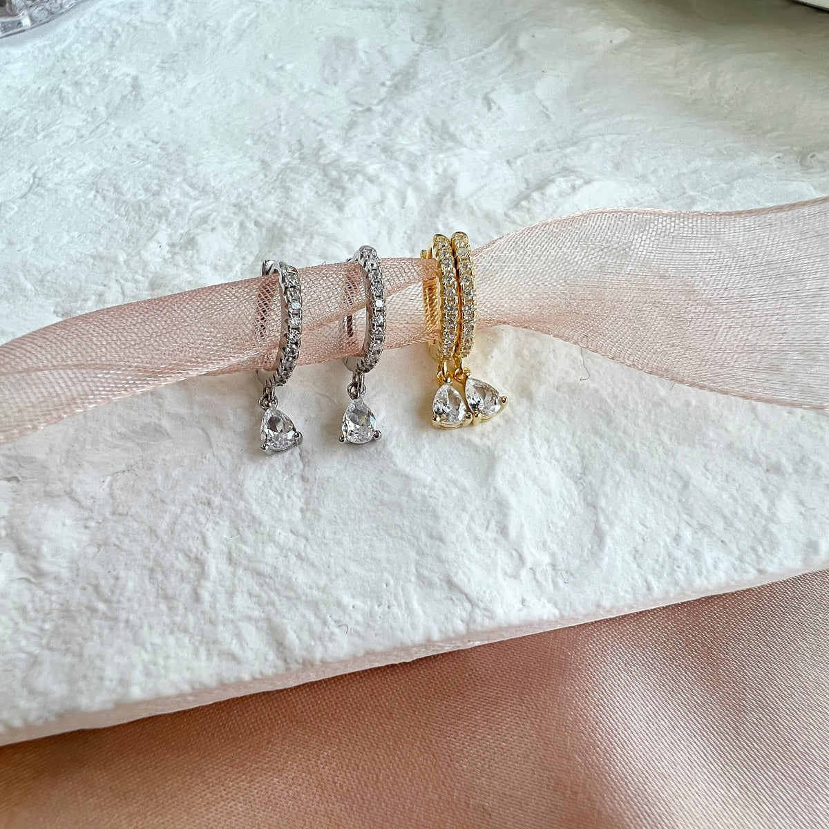 [Kismet Jewels ]Luxurious Geometric Drop Earrings