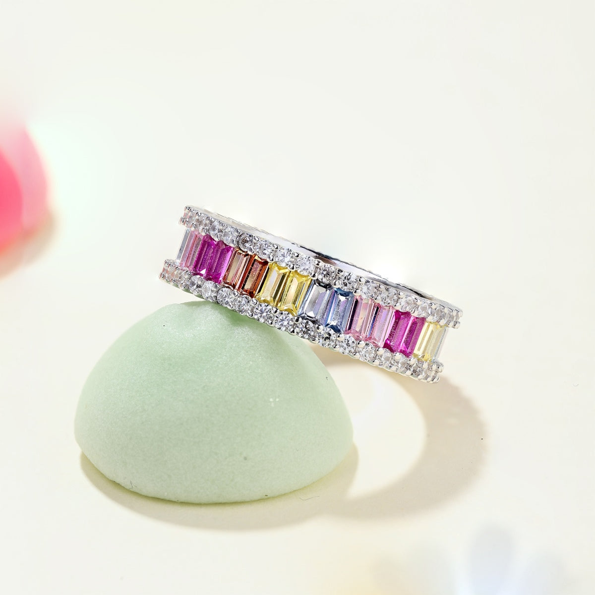 [Kismet Jewels ]Dainty Kaleidoscopic Emerald Cut Daily Ring