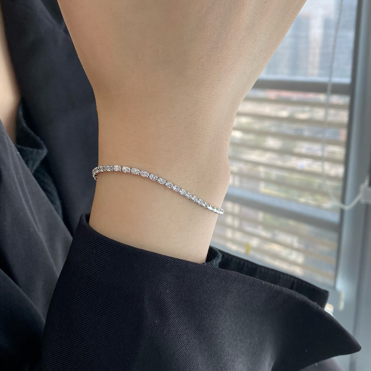 [Kismet Jewels ]Elegant Emerald Cut Daily Bracelet