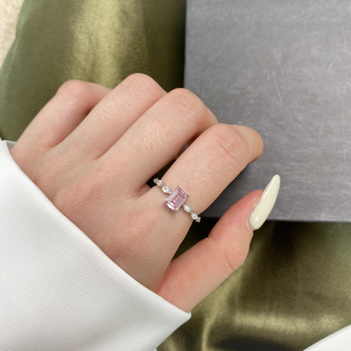 [Kismet Jewels ]1.0 Carat Dainty Resplendent Radiant Cut Daily Ring