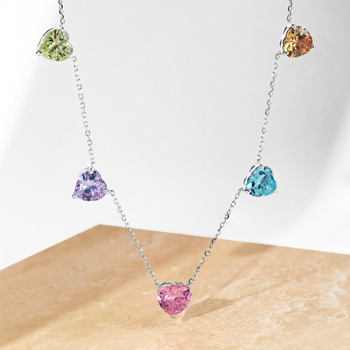 [Kismet Jewels ]Sparkling Colorful Heart Cut Necklace