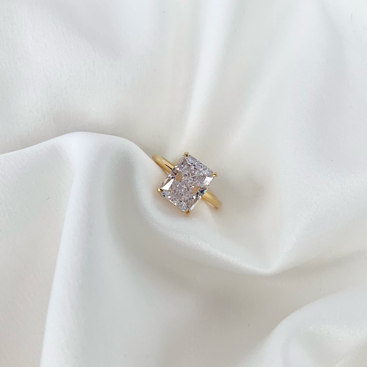 [Kismet Jewels ]4.0 Carat Ornate Enchanting Radiand Cut Banquet Ring