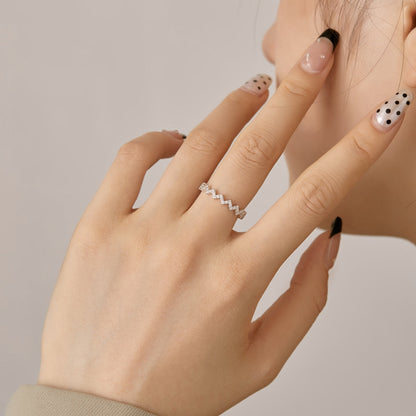 [Kismet Jewels ]Delicate Enchanting Wave Shape Daily Ring
