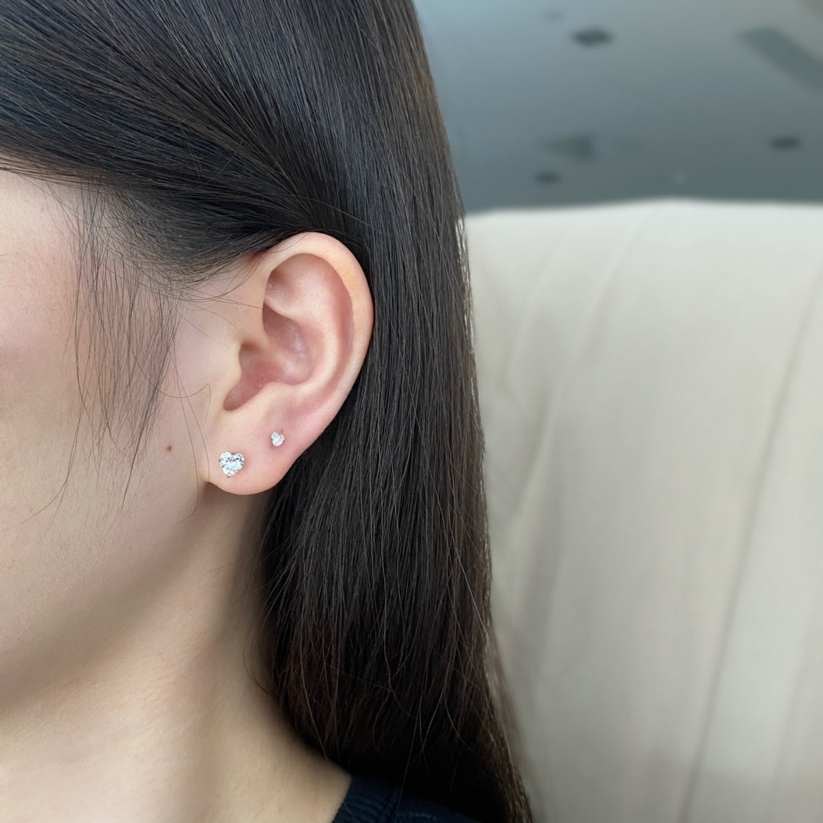 [Kismet Jewels ]Sparkling Heart Shaped Simple Earrings