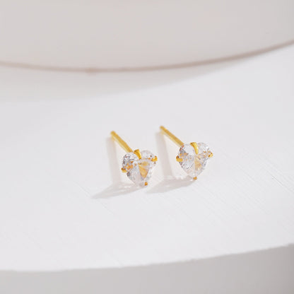 [Kismet Jewels ]Sparkling Heart Shaped Simple Earrings