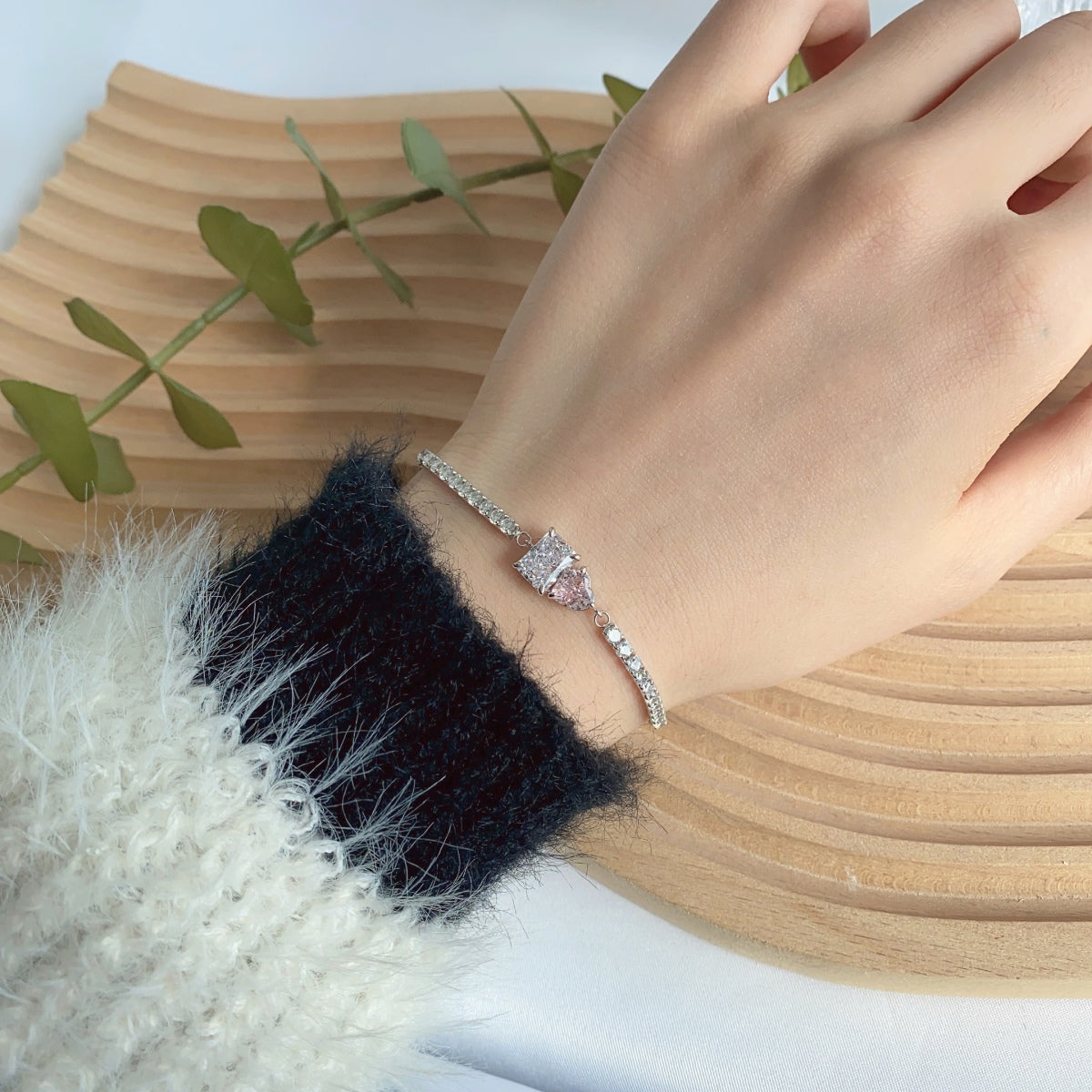 [Kismet Jewels ]Dazzling Unique Multi Shape Lover Bracelet