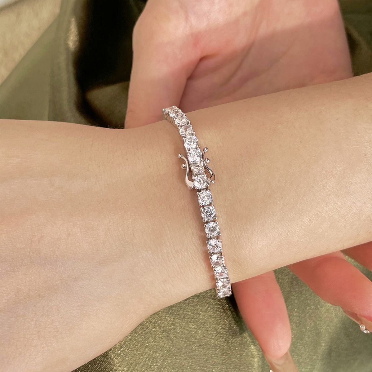 [Kismet Jewels ]Luxurious Ornate Round Cut Tennis Bracelet