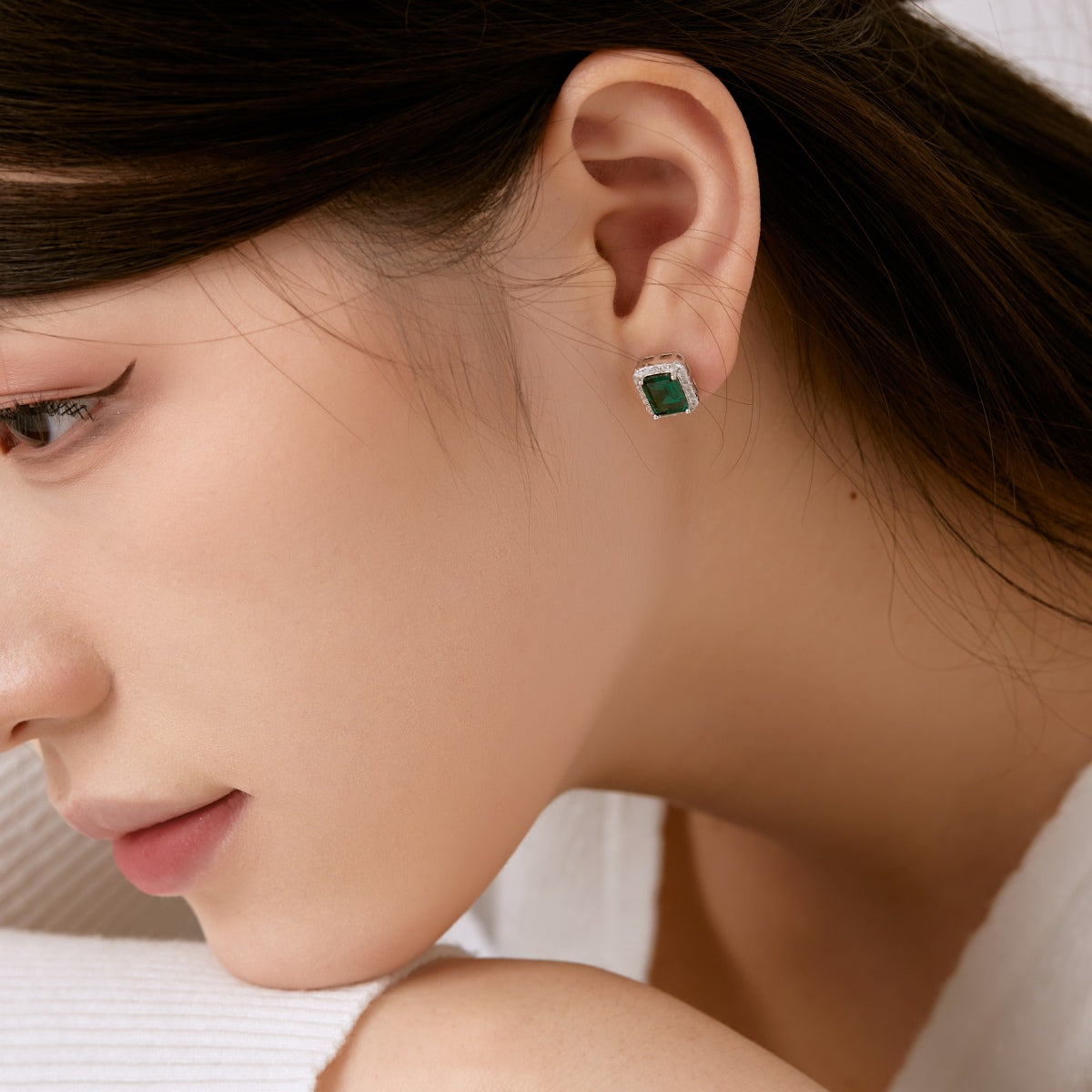 [Kismet Jewels ]Luxurious Dainty Emerald Cut Banquet Earrings