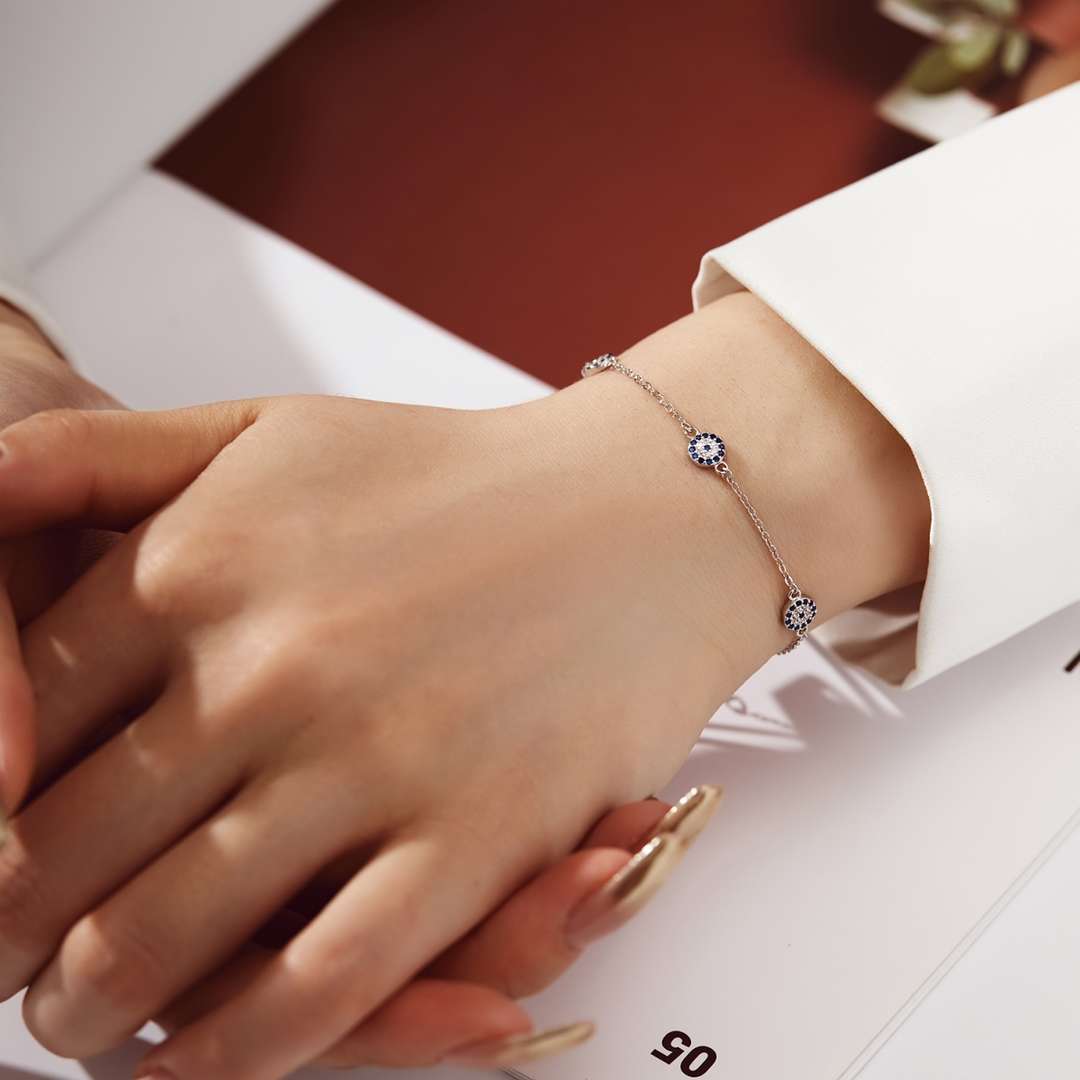 [Kismet Jewels ]Delicate Round Shape Pendent Necklace