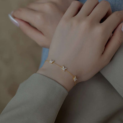 [Kismet Jewels ]Radiant Butterfly Shape Necklace