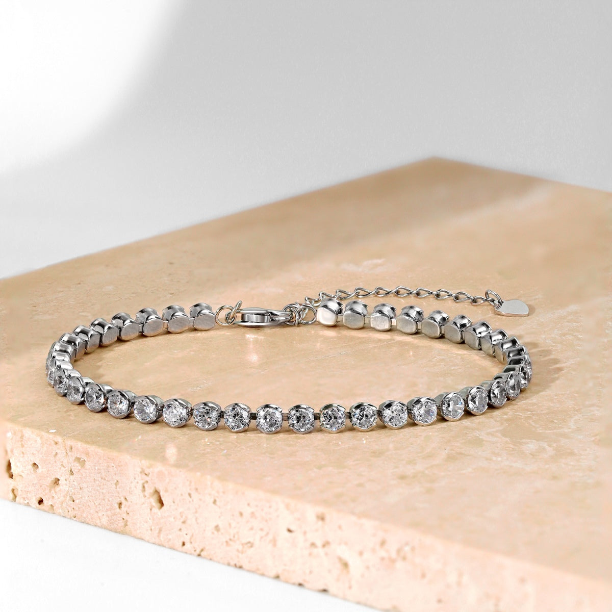 [Kismet Jewels ]Dazzling Sparkling Round Cut Daily Bracelet