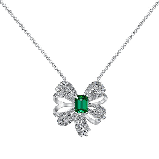 [Kismet Jewels ]Luxurious Flower Shape Emerald Cut Necklace