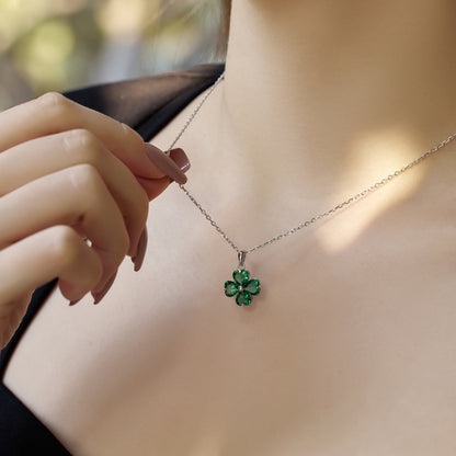 [Kismet Jewels ]Heart-Shaped Four-Leaf Clover Bead Necklace