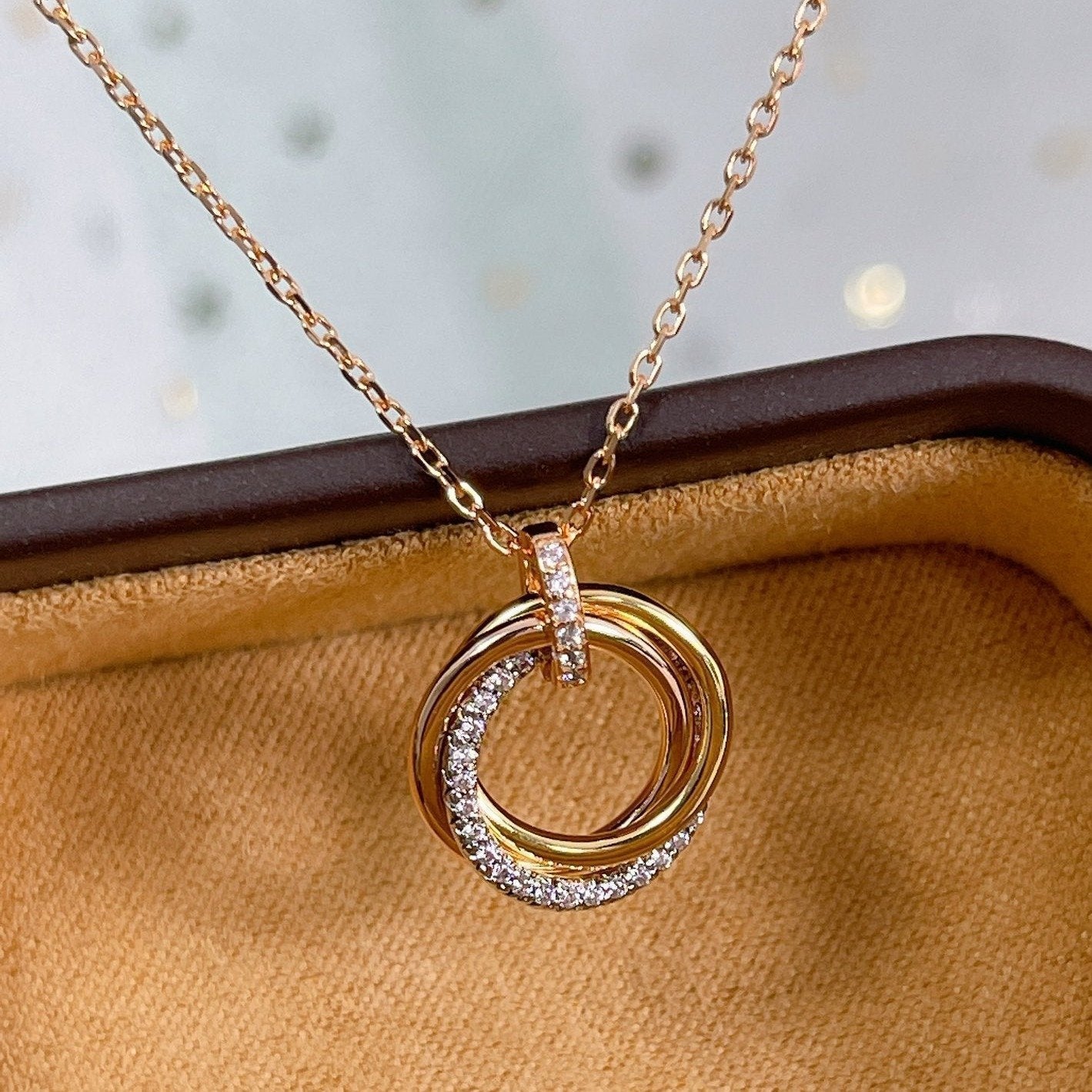 [Kismet Jewels ]TRINITY NECKLACE SILVER GOLD PINK GOLD DIAMONDS