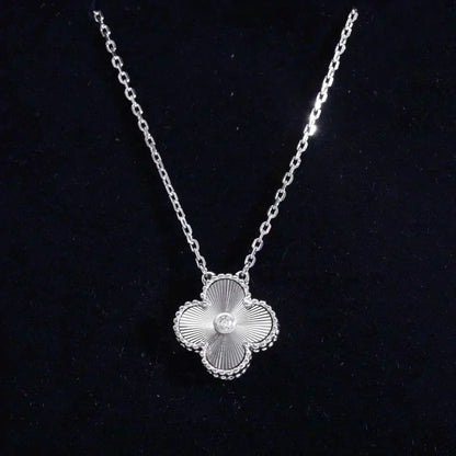 [Kismet Jewels ]CLOVER  15MM DIAMOND LASER NECKLACE SILVER