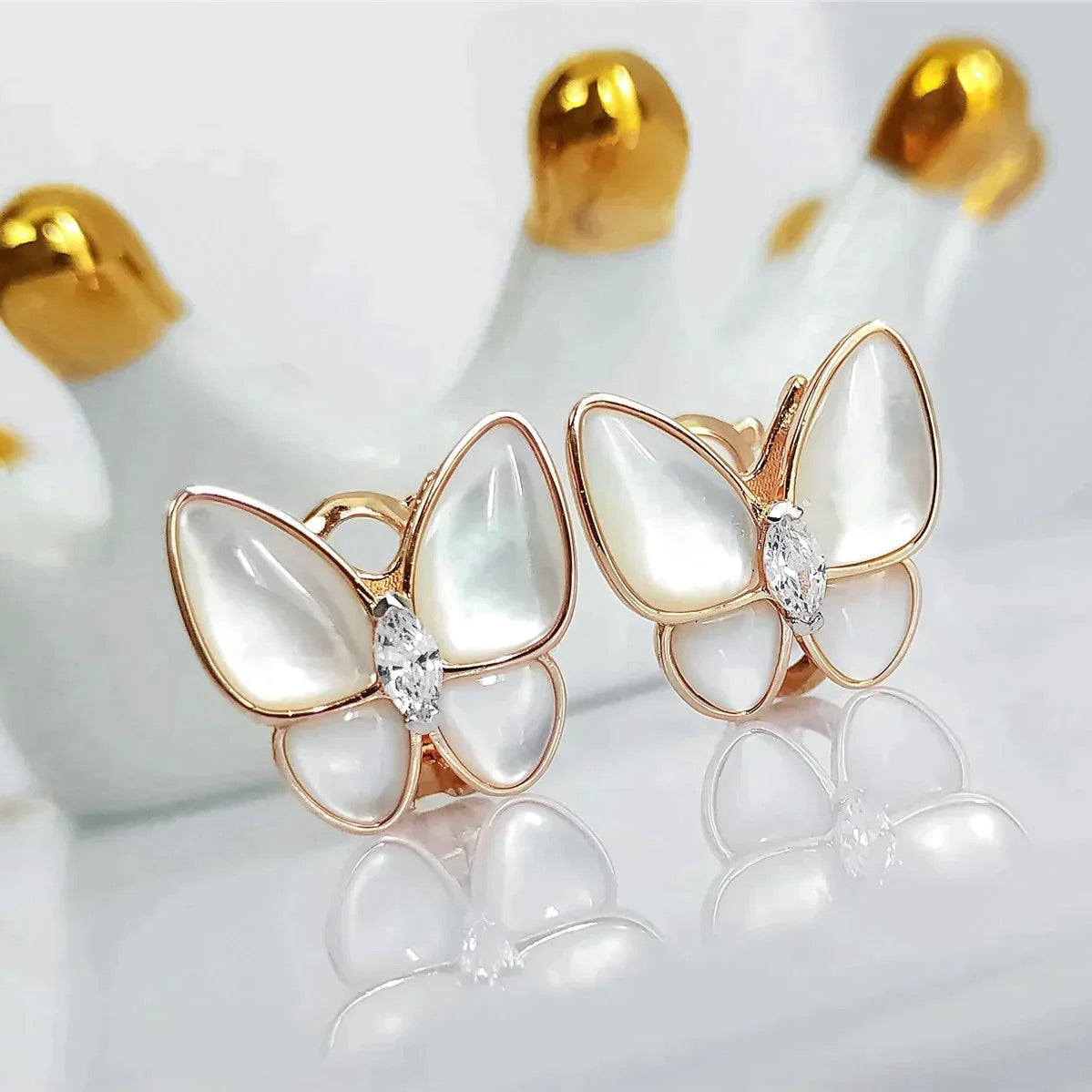[Kismet Jewels ]BUTTERFLY MOP DIAMOND EARRINGS