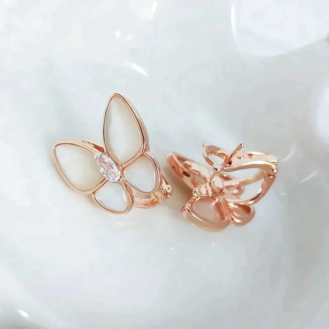 [Kismet Jewels ]BUTTERFLY MOP DIAMOND EARRINGS