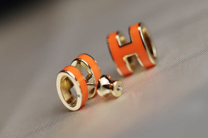 [Kismet Jewels ]MINI POP H EARRINGS ORANGE