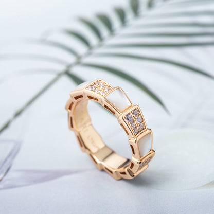 [Kismet Jewels ]SERPENTI RING PINK GOLD MOP DIAMOND PAVED 4MM