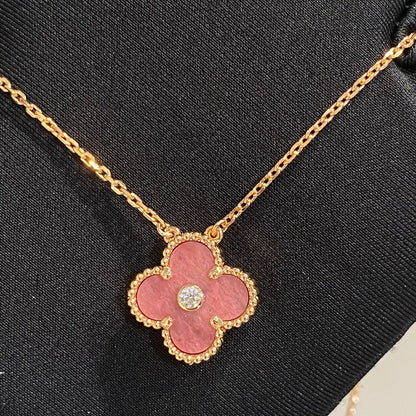 [Kismet Jewels ]CLOVER 15MM DIAMOND RHODONITE NECKLACE