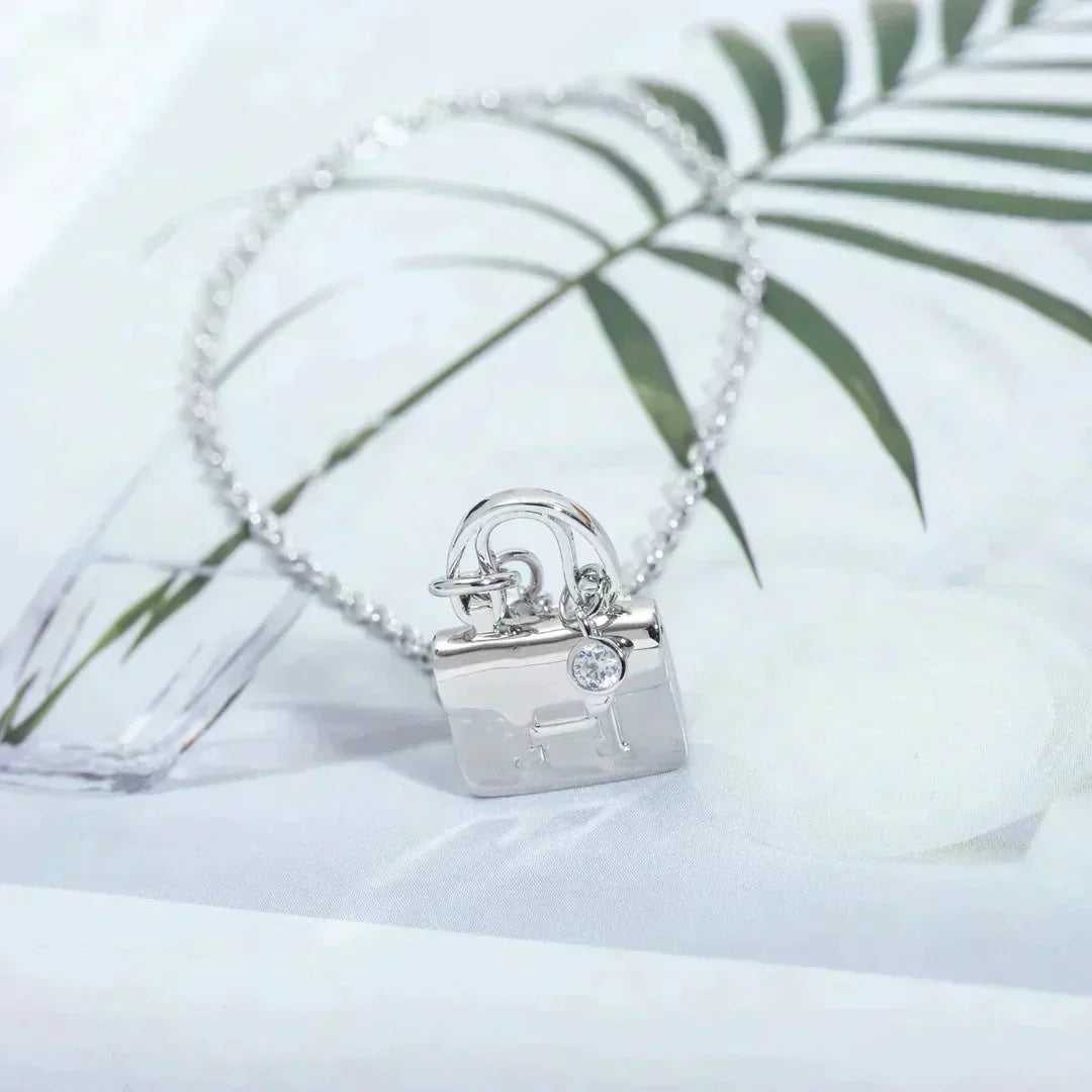 [Kismet Jewels ]AMULETTE PEDANT SILVER NECKLACE