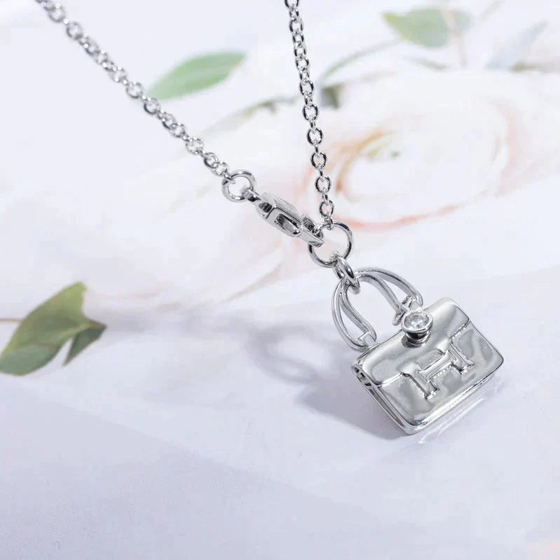 [Kismet Jewels ]AMULETTE PEDANT SILVER NECKLACE