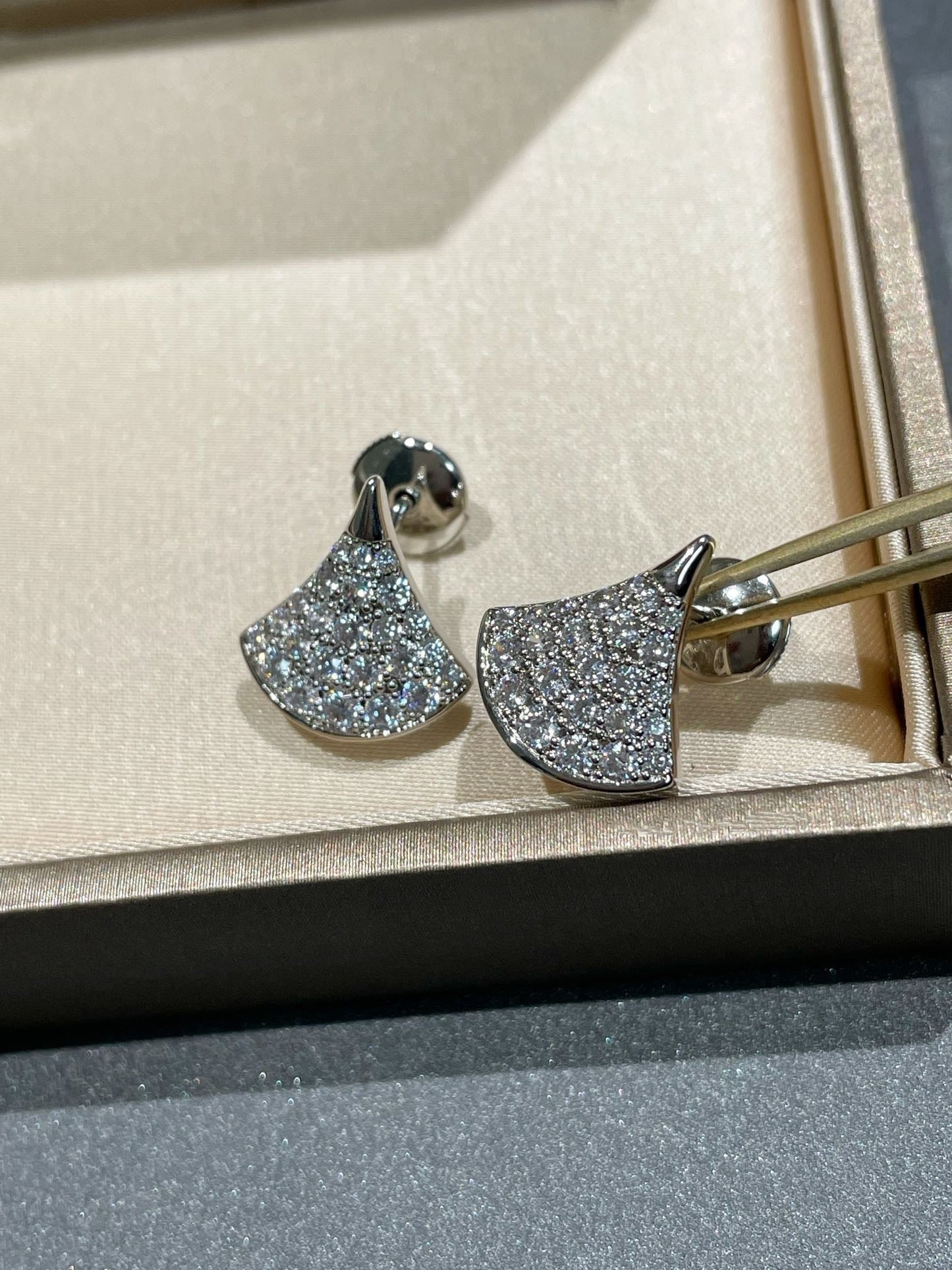 [Kismet Jewels ]DREAM STUD EARRINGS DIAMOND