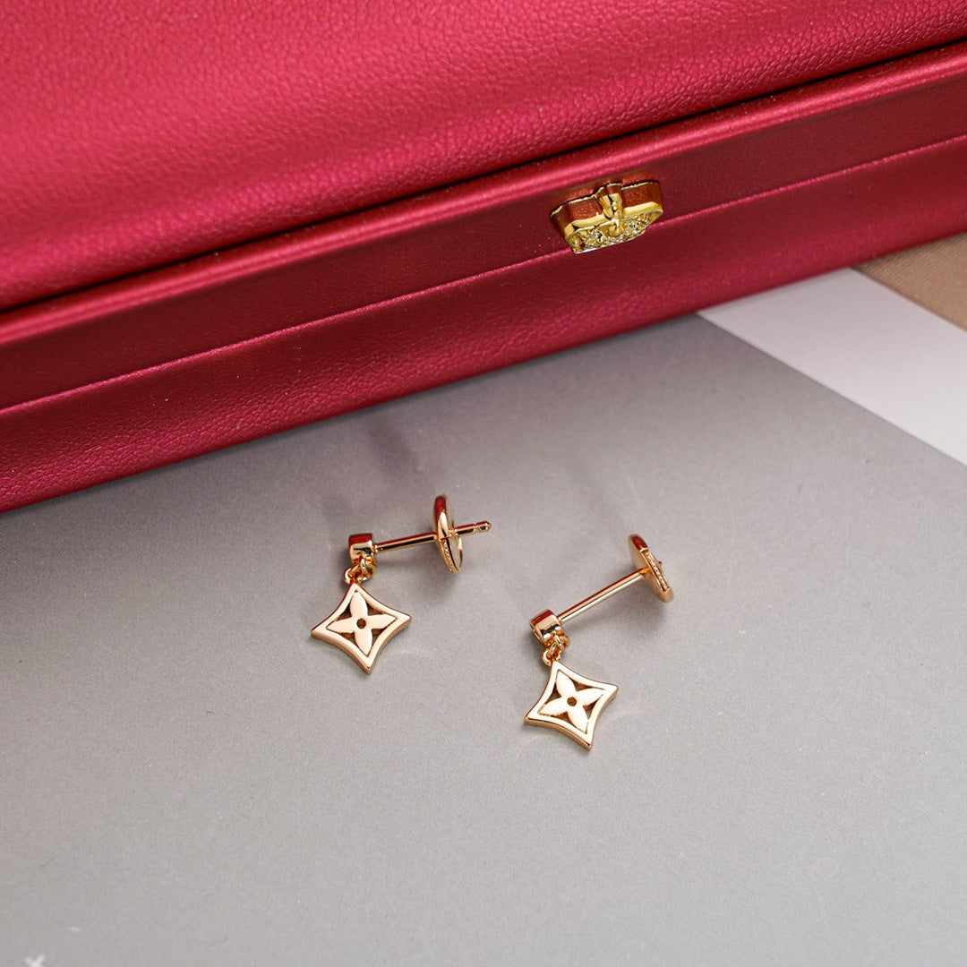 [Kismet Jewels ]STAR EARRINGS GOLD