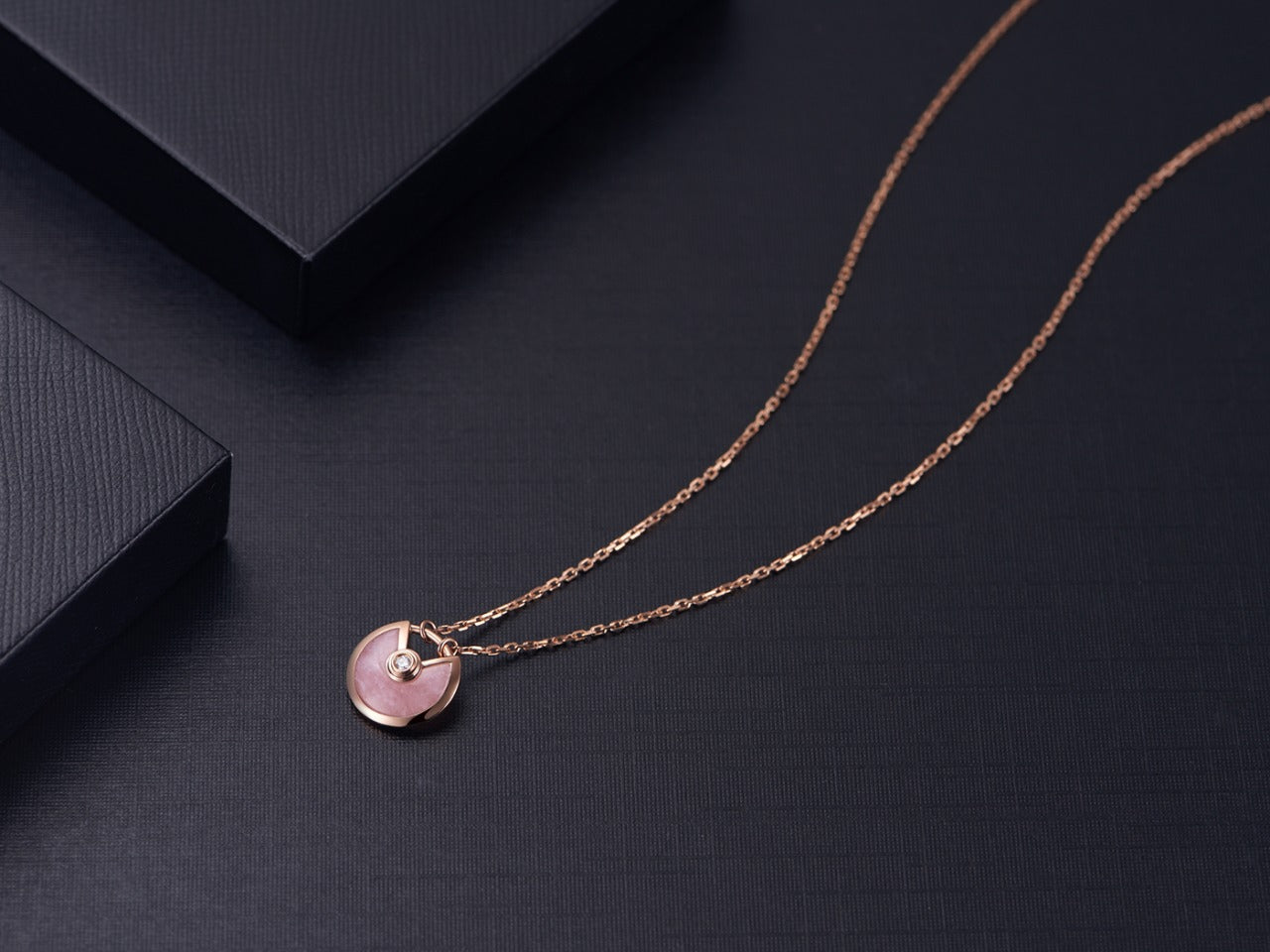 [Kismet Jewels ]AMULETTE ROSE GOLD PINK MOP NECKLACE