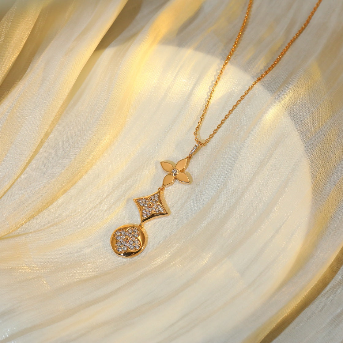[Kismet Jewels ]STAR AND SUN DIAMOND PINK GOLD NECKLACE