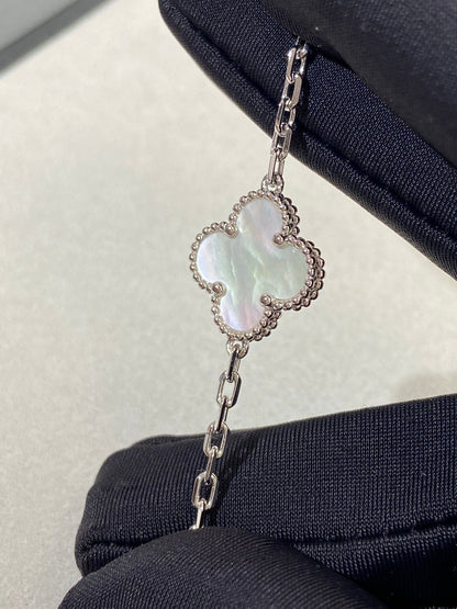 [Kismet Jewels ]CLOVER SILVER MOP 5 MOTIF BRACELET