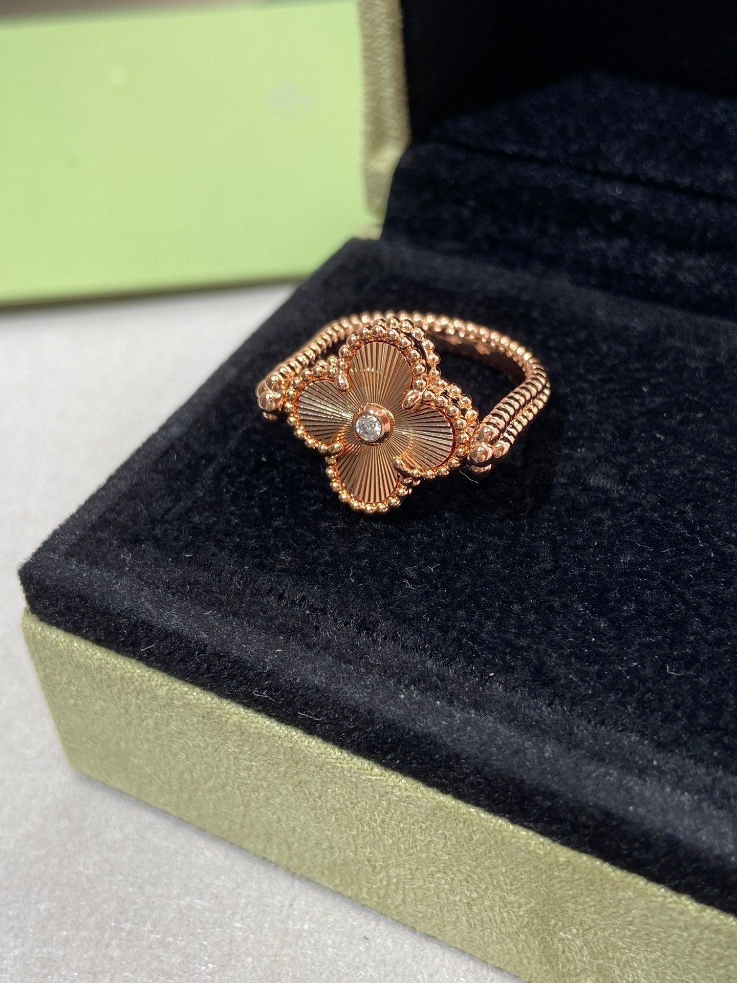 [Kismet Jewels ]CLOVER RIVERSIBLE PINK GOLD RING