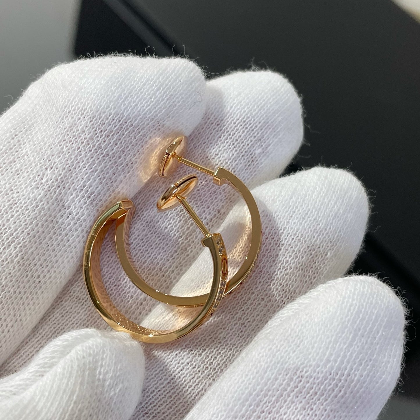 [Kismet Jewels ]LOVE DIAMOND PINK GOLD HOOP EARRINGS