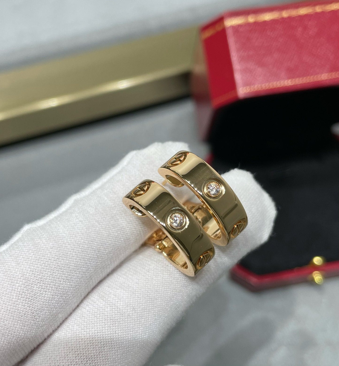 [Kismet Jewels ]LOVE 5.5MM 1 DIAMOND EARRINGS