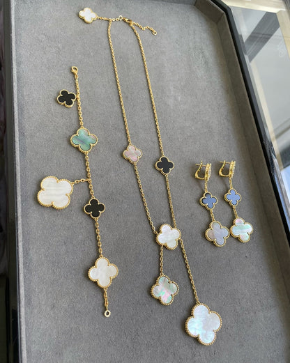 [Kismet Jewels ]CLOVER 3 MOTIF MOP ONYX DARK MOP PINK GOLD EARRINGS