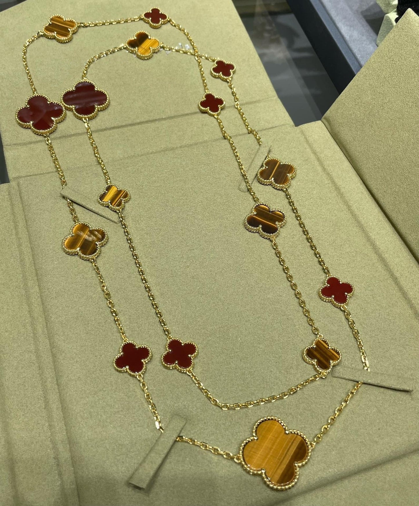 [Kismet Jewels ]CLOVER 16 MOTIF CARNELIAN TIGER EYE ROSE GOLD NECKLACE