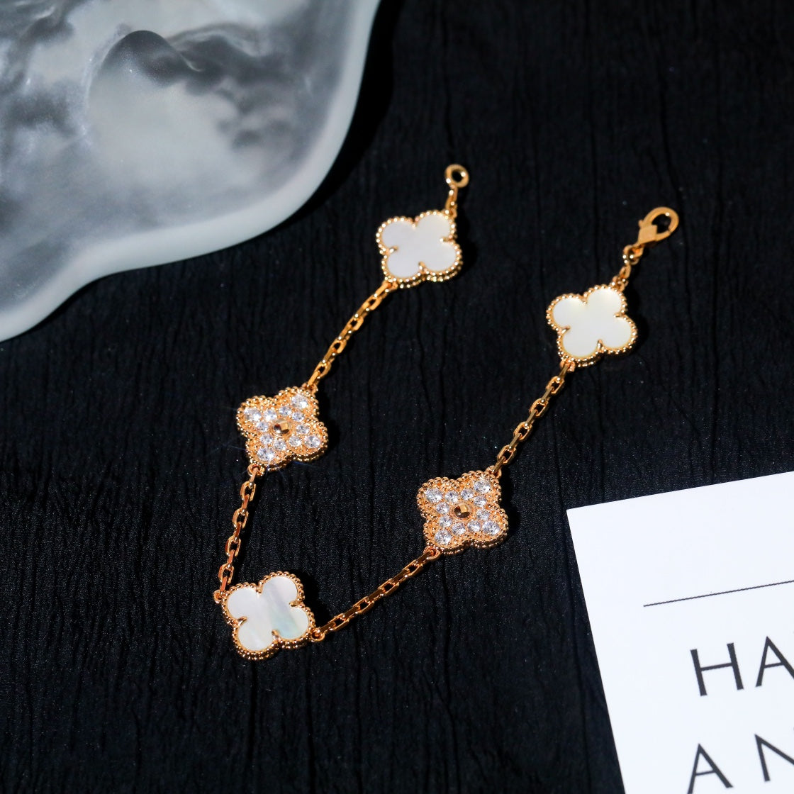 [Kismet Jewels ]CLOVER BRACELET 5 MOTIF WHITE MOP DIAMOND