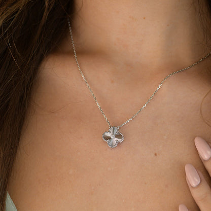 [Kismet Jewels ]CLOVER  15MM DIAMOND LASER NECKLACE SILVER