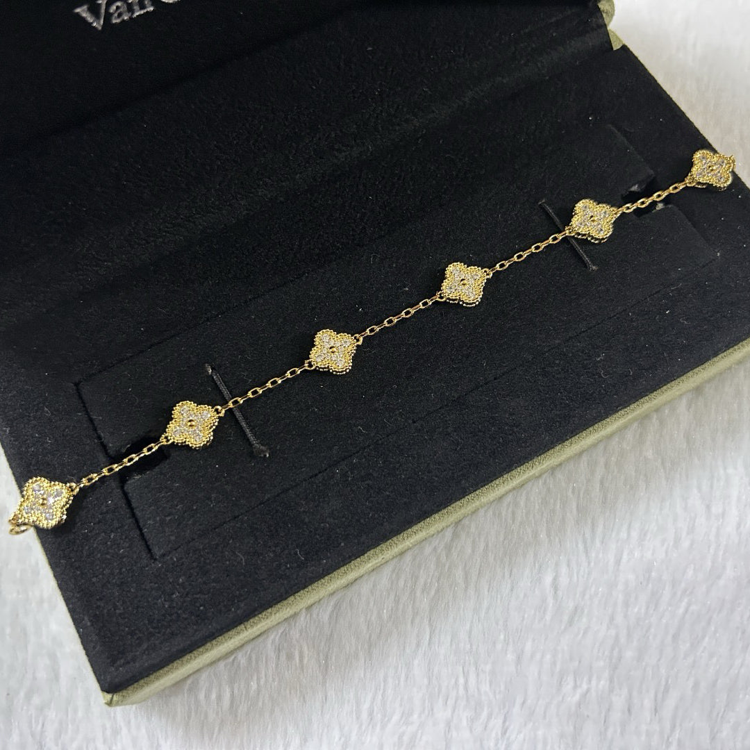 [Kismet Jewels ]CLOVER 6 MOTIF DIAMOND BRACELET