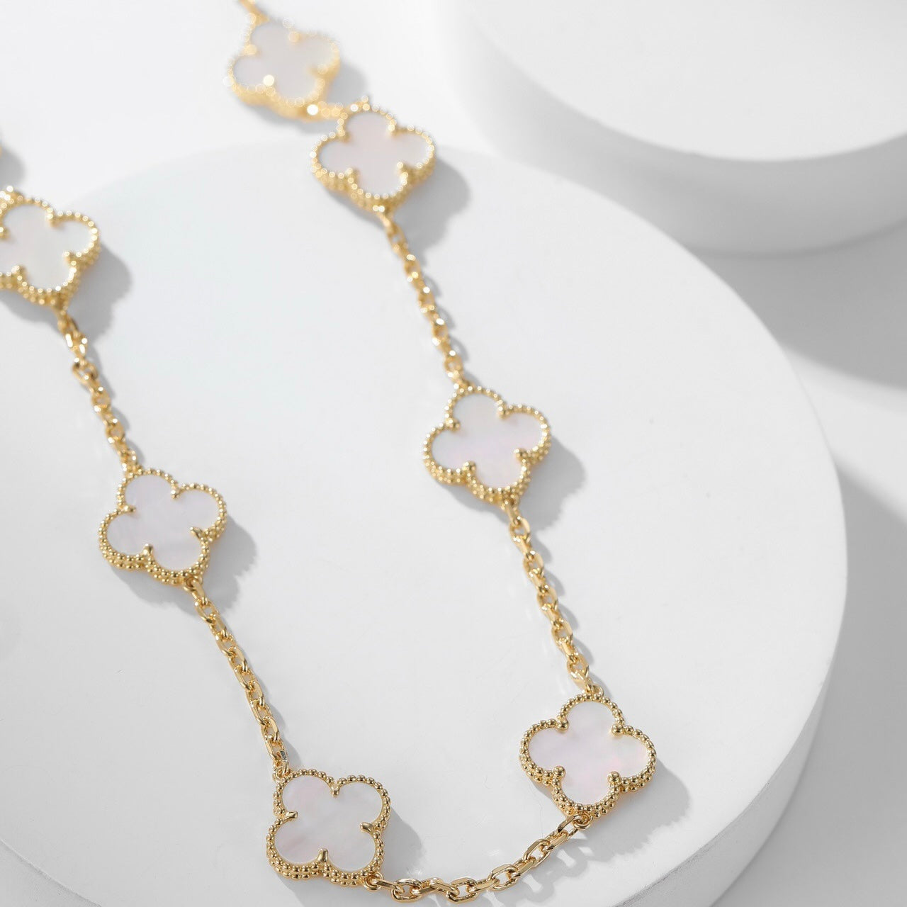 [Kismet Jewels ]CLOVER 10 MOTIFS WHITE MOTHER OF PEARL NECKLACE
