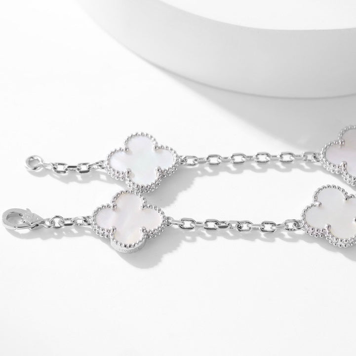 [Kismet Jewels ]CLOVER 10 MOTIFS WHITE MOTHER OF PEARL NECKLACE