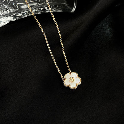 [Kismet Jewels ]LUCKY  WHITE MOP  PLUM BLOSSOM NECKLACE