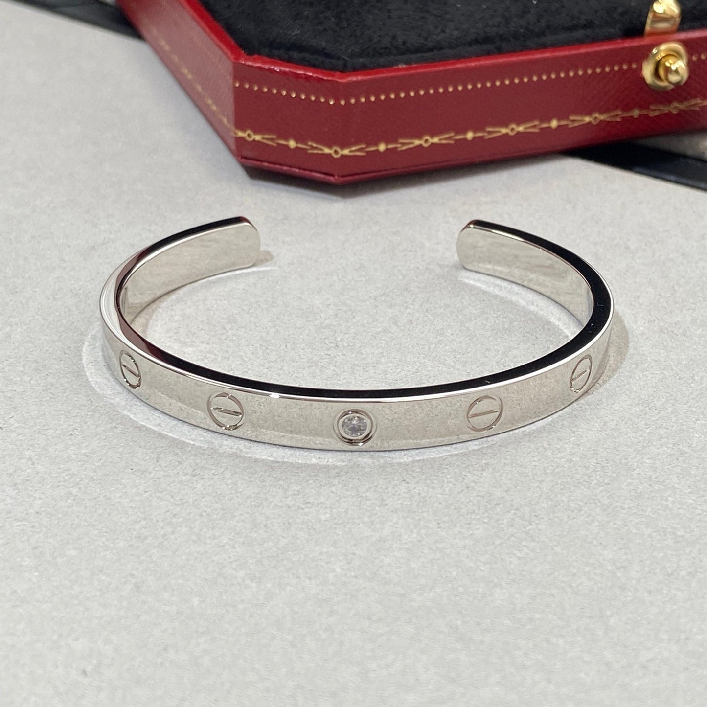 [Kismet Jewels ]LOVE BRACELET 6.1MM 1 DIAMOND OPEN CUFF