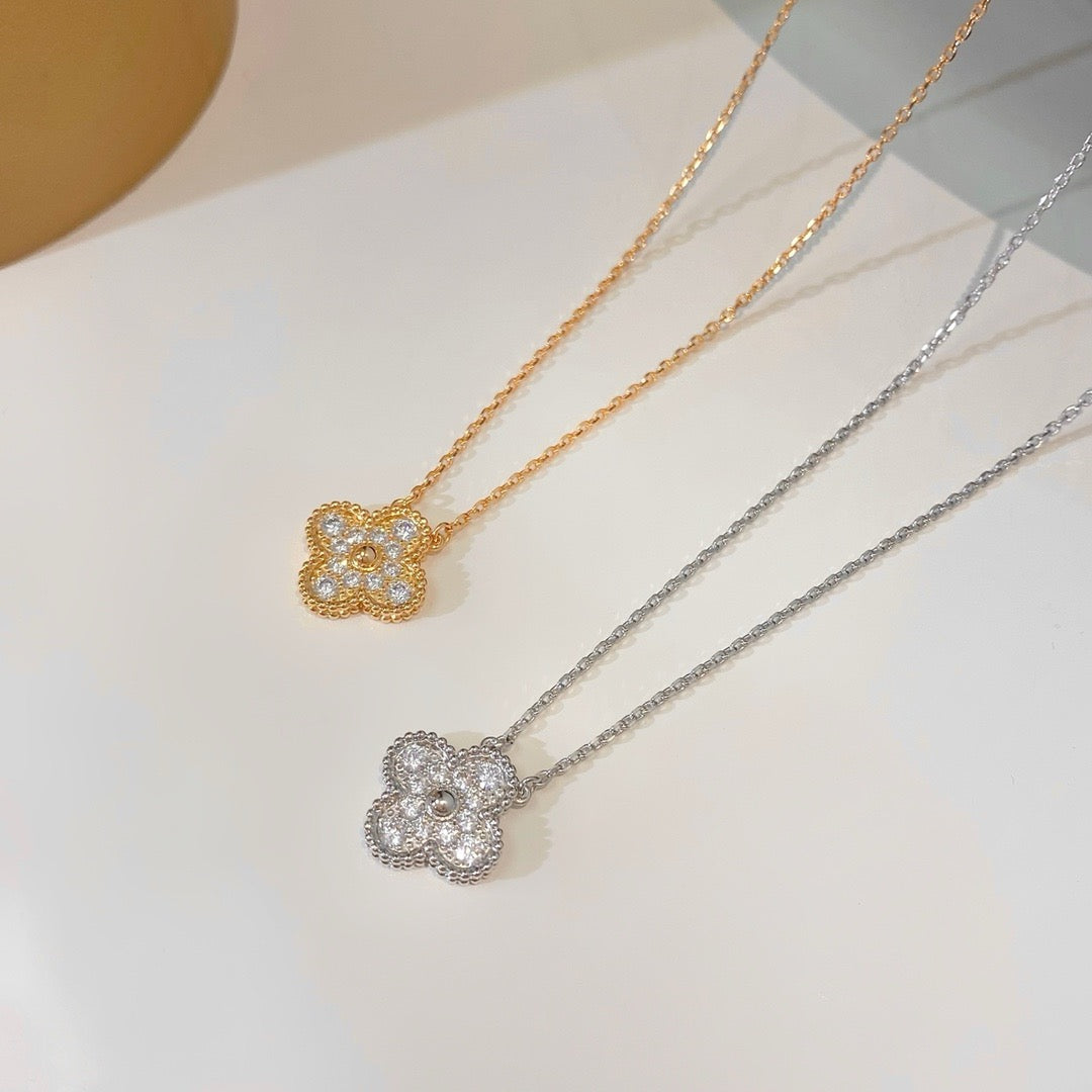 [Kismet Jewels ]CLOVER 15MM DIAMOND SINGLE FLOWER NECKLACE