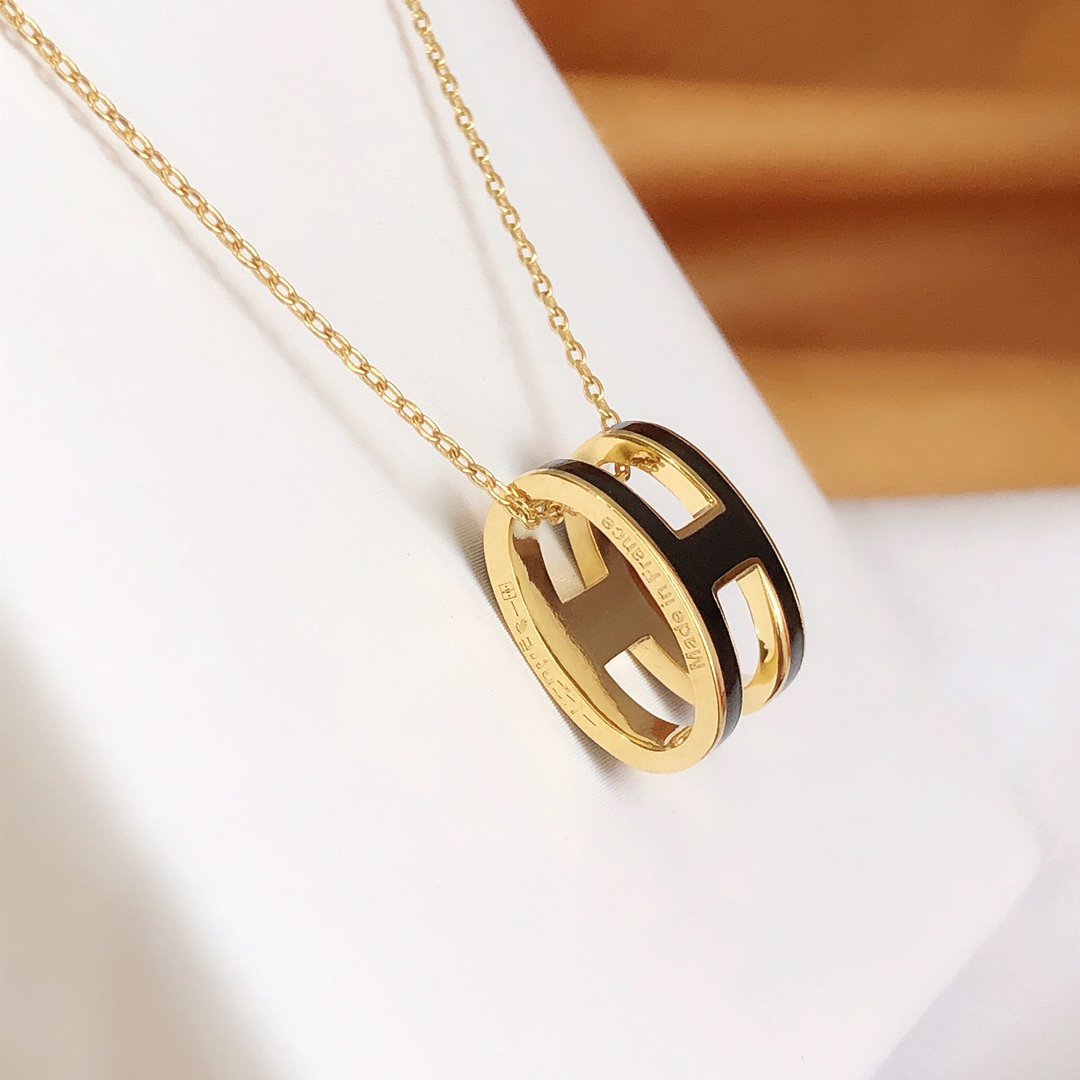 [Kismet Jewels ]HM CLIC BLACK ENAMEL GOLD NECKLACE